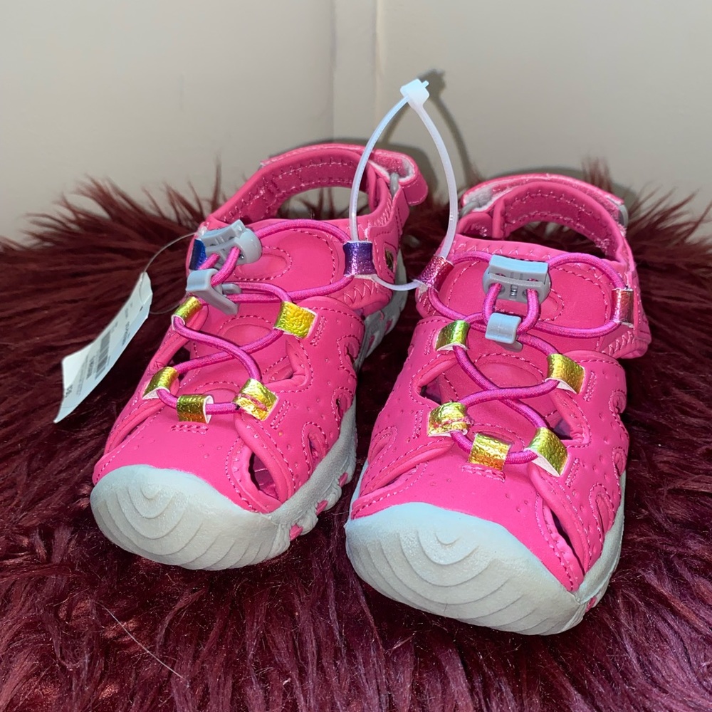 Size 9 pink toddler shoes